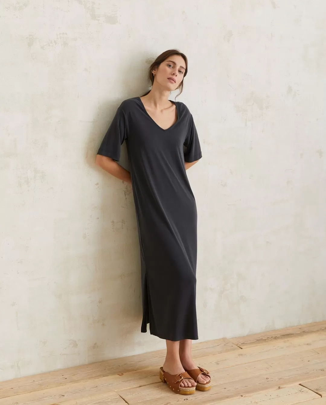 YERSE Flowy Midi Dress Grey