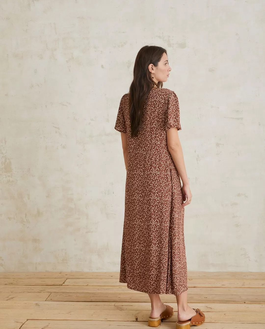 YERSE Flowy Print Dress Chocolate