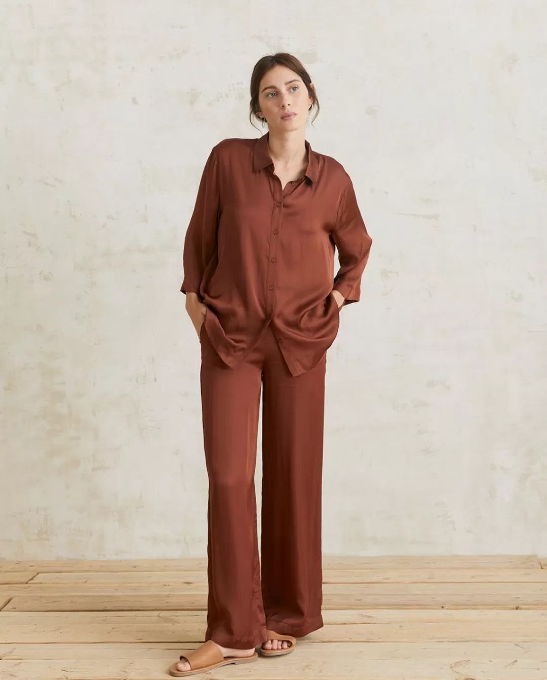 YERSE Flowy Sateen Trousers Chocolate