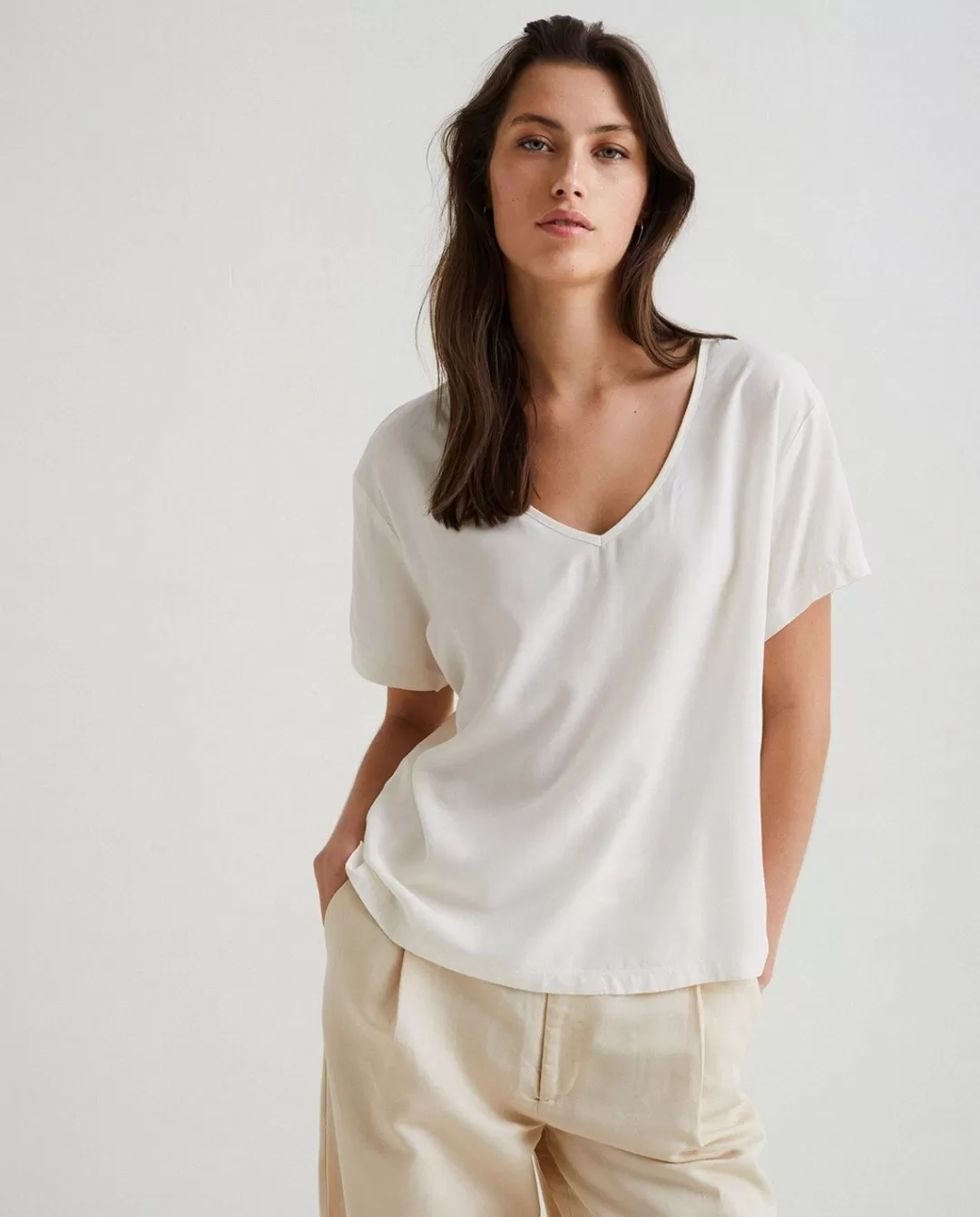 YERSE Flowy Short-Sleeve T-Shirt Natural