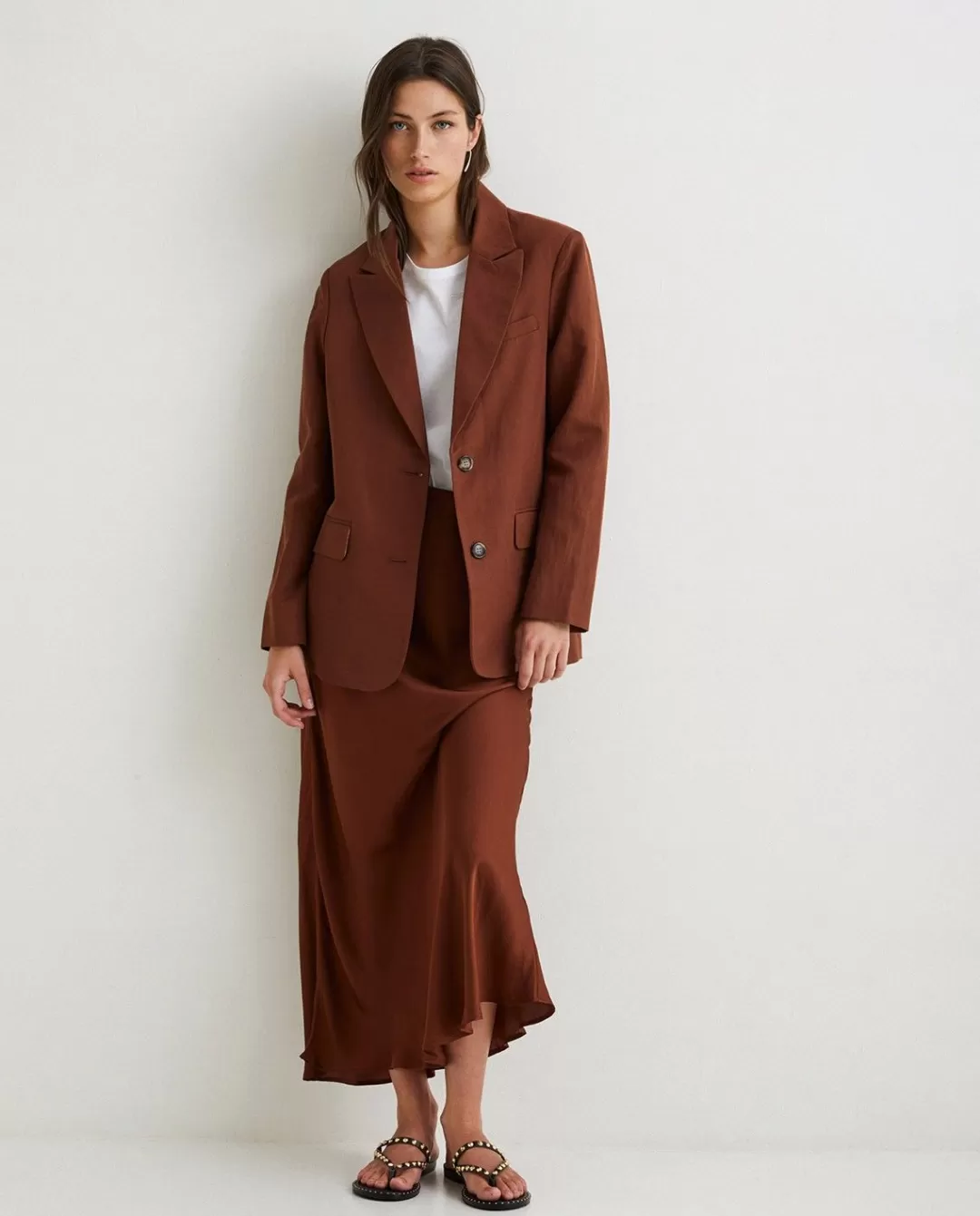 YERSE Linen Suit Coat Chocolate