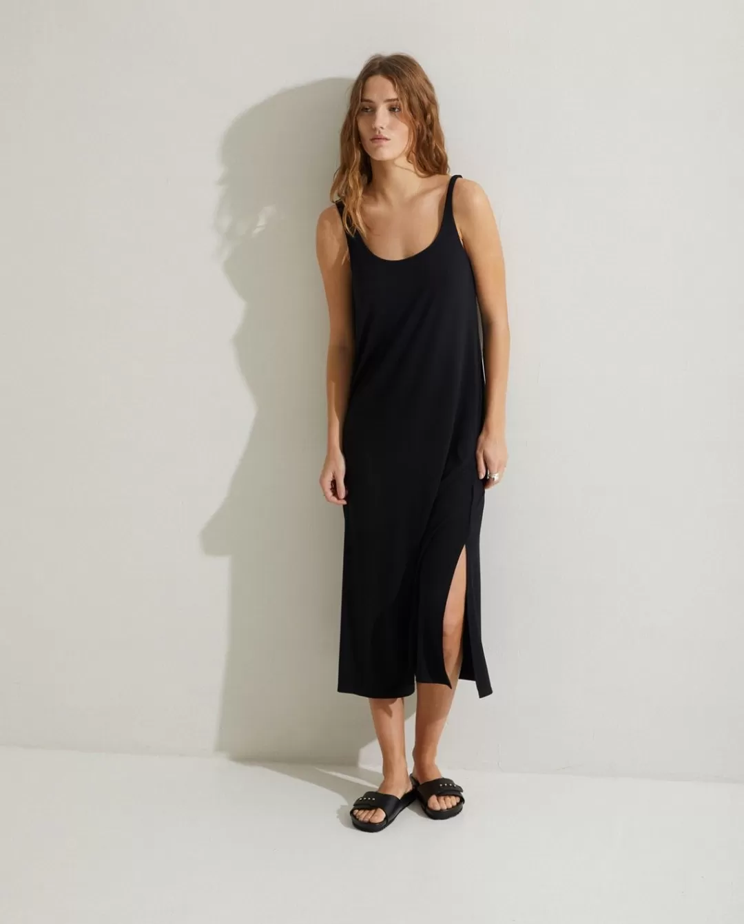 YERSE Long Flowy Dress Black