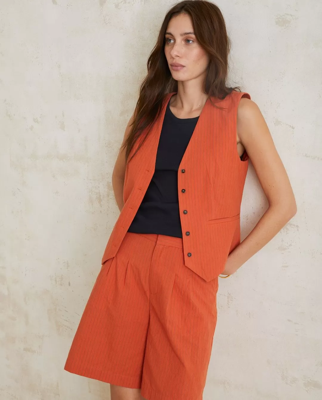 YERSE Pleated Bermuda Shorts Orange